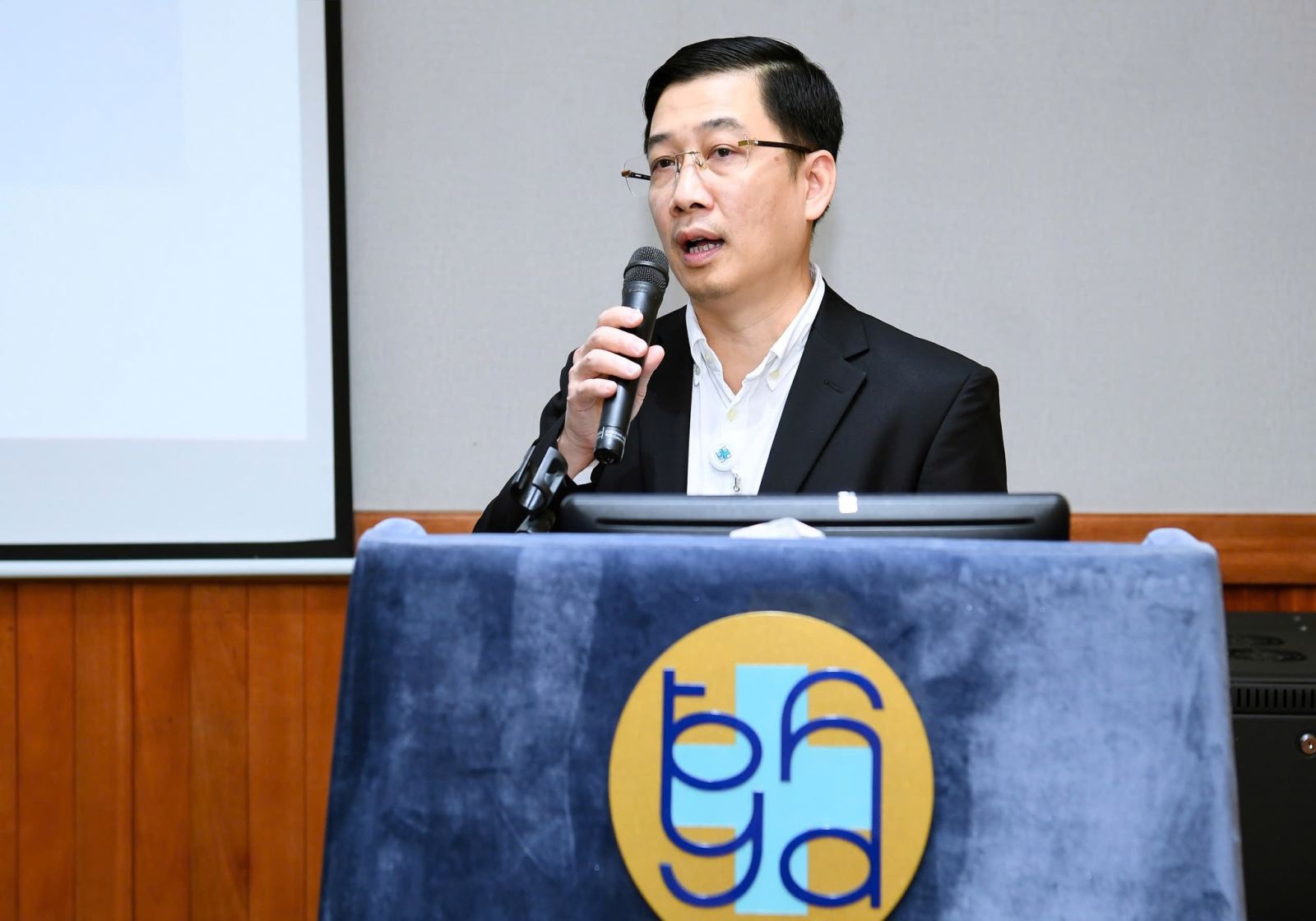 tr thanh tình.jpg