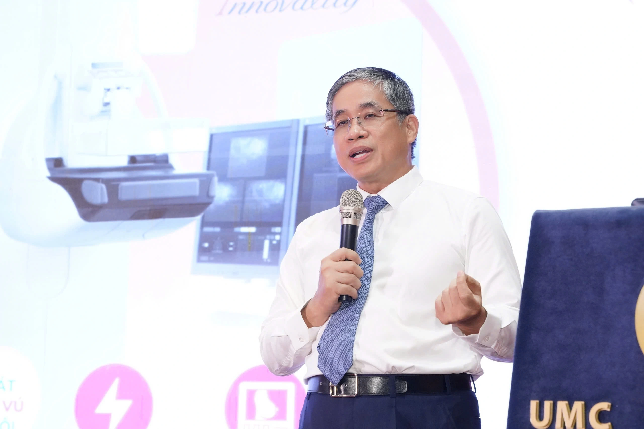 pgs-ts-bs-nguyen-hoang-bac-giam-doc-benh-vien-phat-bieu-khai-mac-chuong-trinh--17528470036661319899468