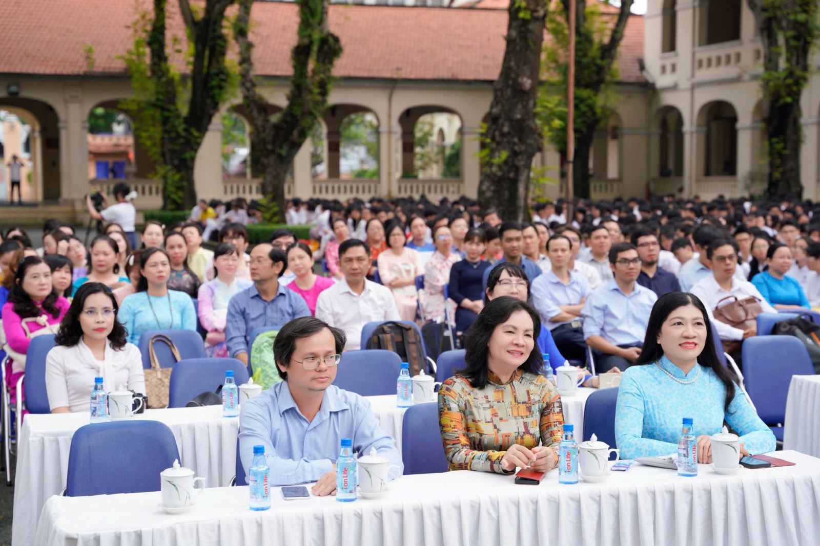 Cảm nghề y 2