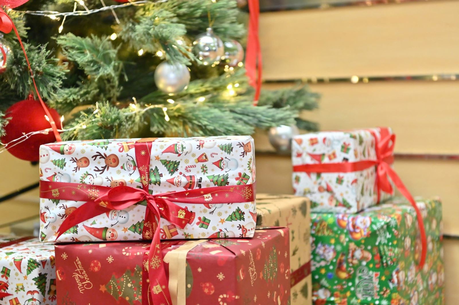 Christmas atmosphere spreads at University Medical Center HCMC-2.jpg